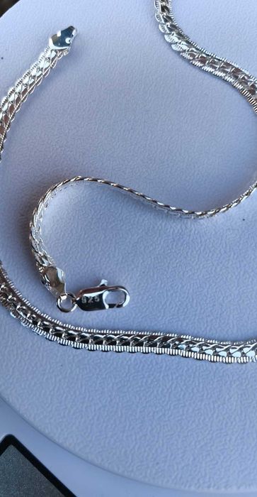 Lănțic de argint marcat 925.