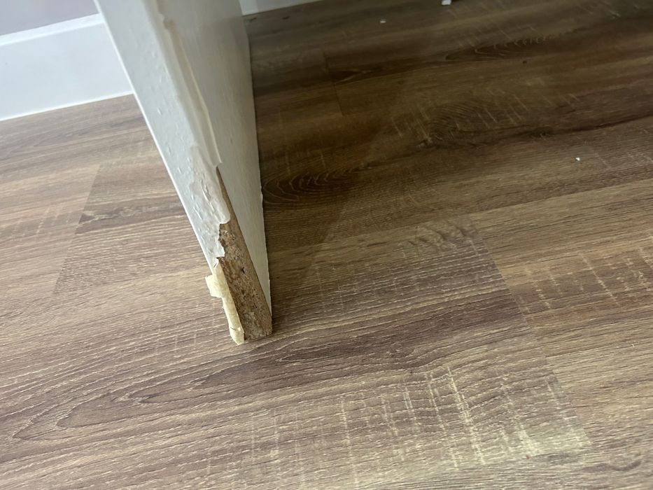 Стол письменный снизу с дефектами