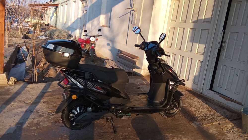 Skuter sotiladi holati zor yangi