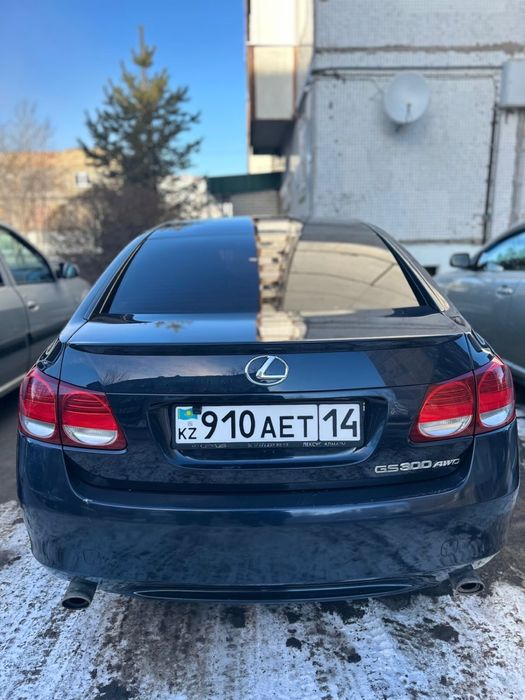 Машина lexus gs300