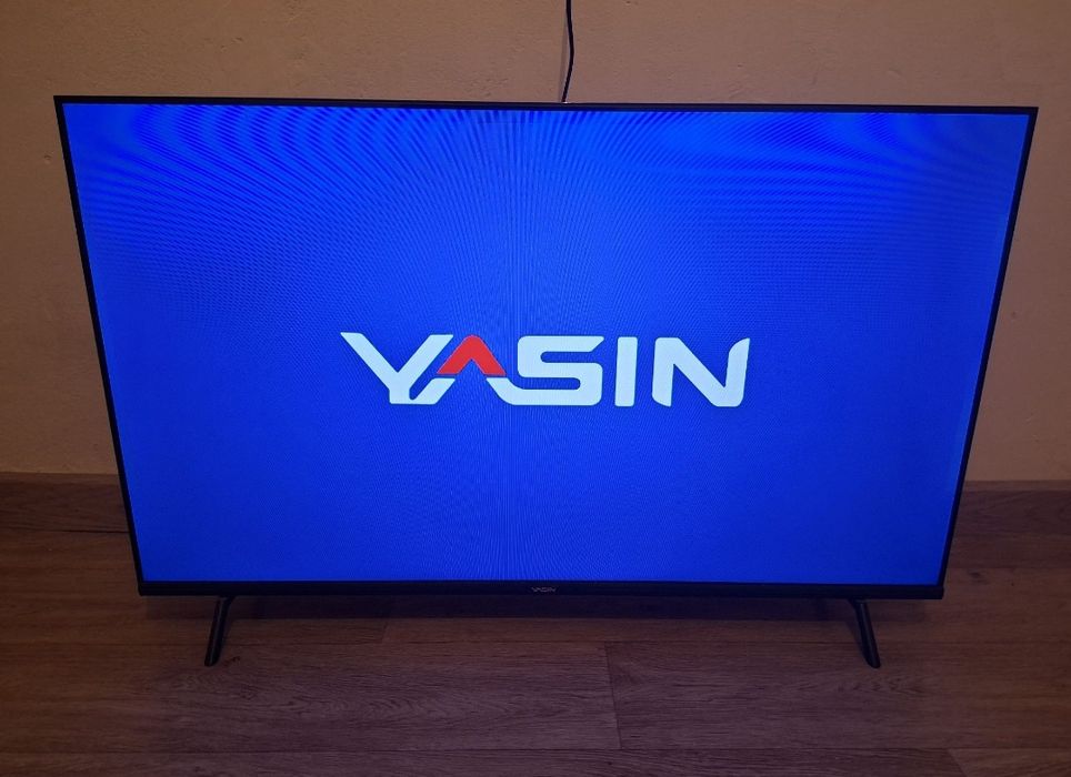 Yasin 106 см smart tv телевизор