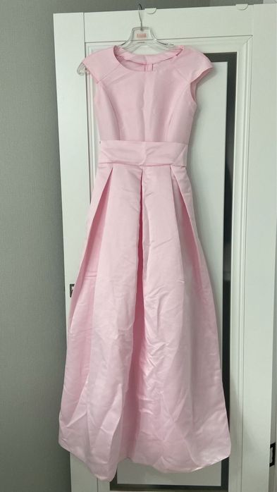 Продам платья вечерние и нац