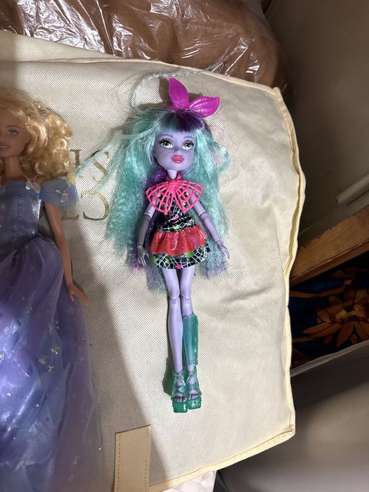 Продам барби все куклы на фото