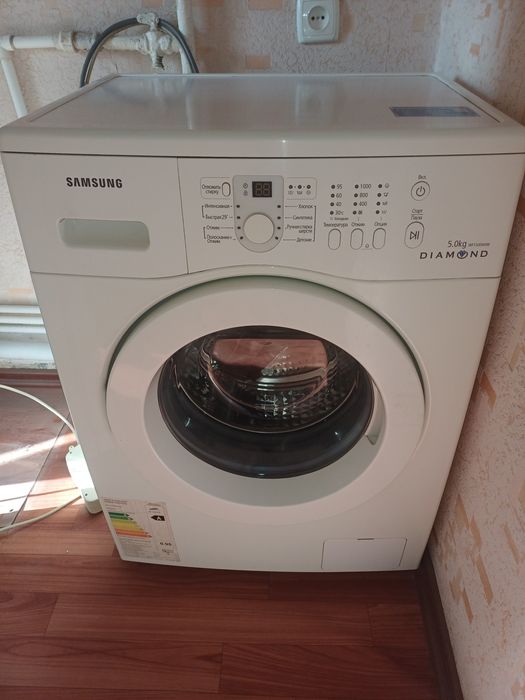 Срочно продаётся стиральная машинка Samsung 5 кг