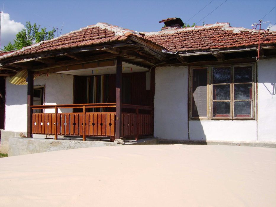 Малка селска къща