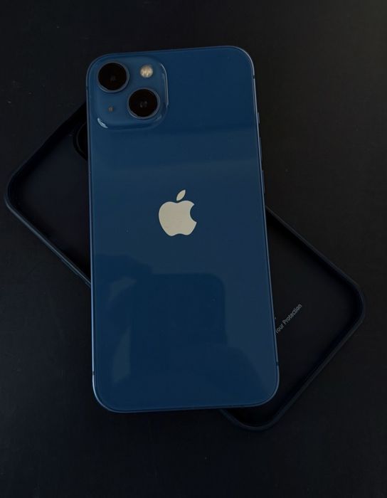 Продам Айфон 13.