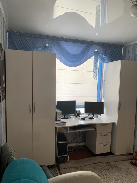 Продам комплект мебели