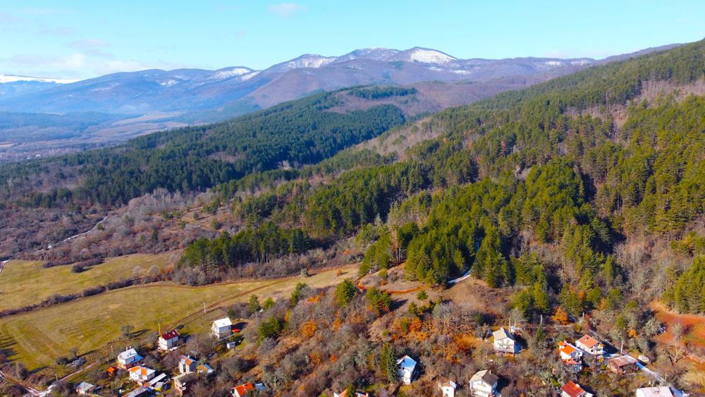 Парцел в регулация в с. Зелениград, Обл. Перник, Общ. Трън