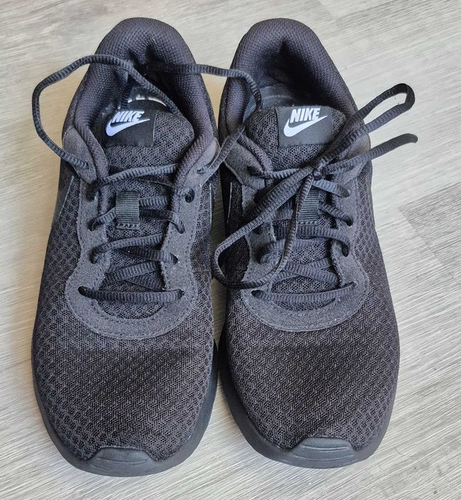 Черни унисекс маратонки Nike (номер 40) - Отлично състояние