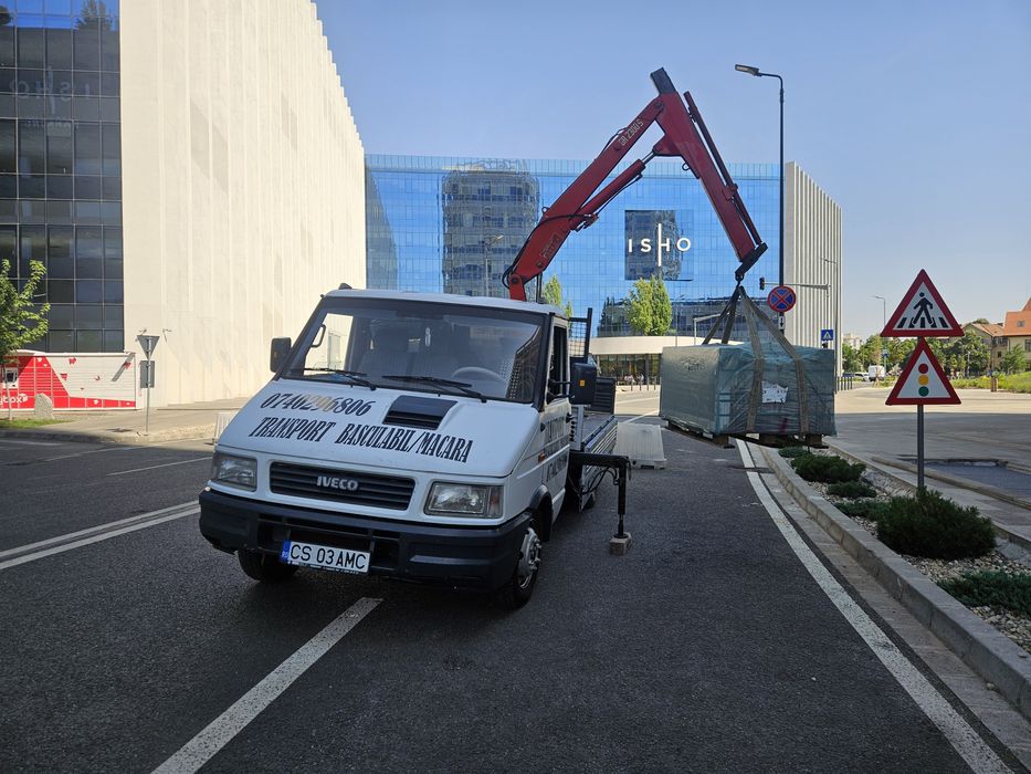 Transport basculabil cu macara