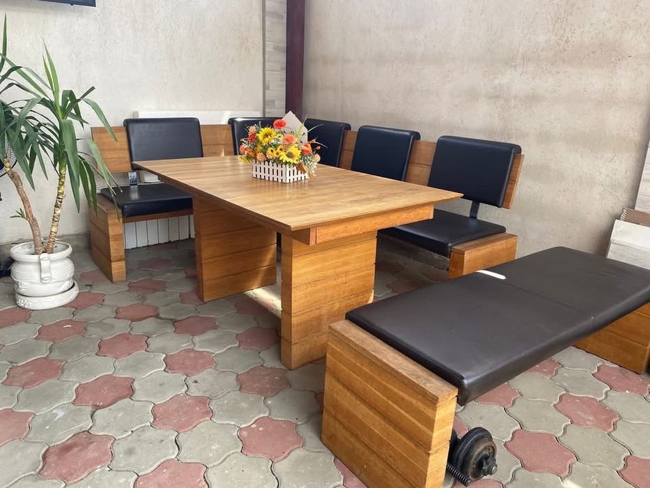 Mobilier lemn masiv