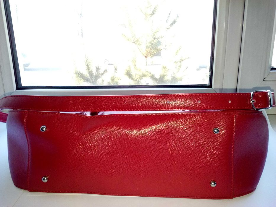 Сумка  красная новая