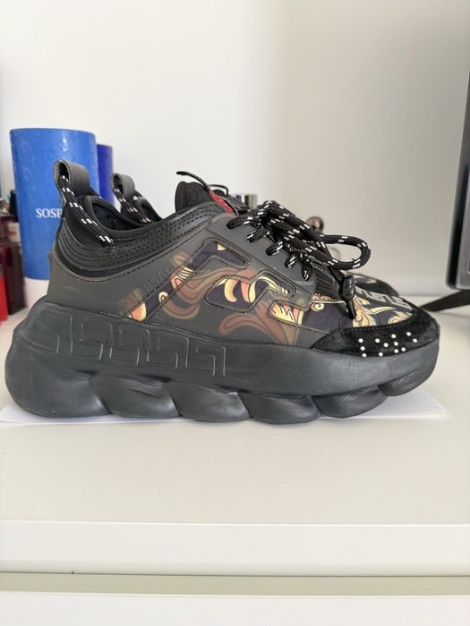 Versace chain reaction