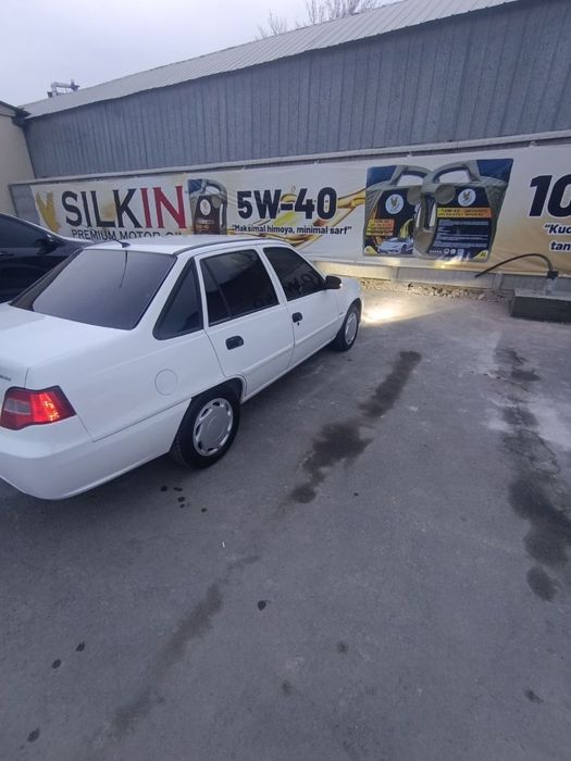 Nexia 2 1.6 sotiladi