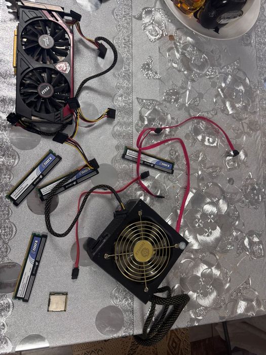 Vând componente PC