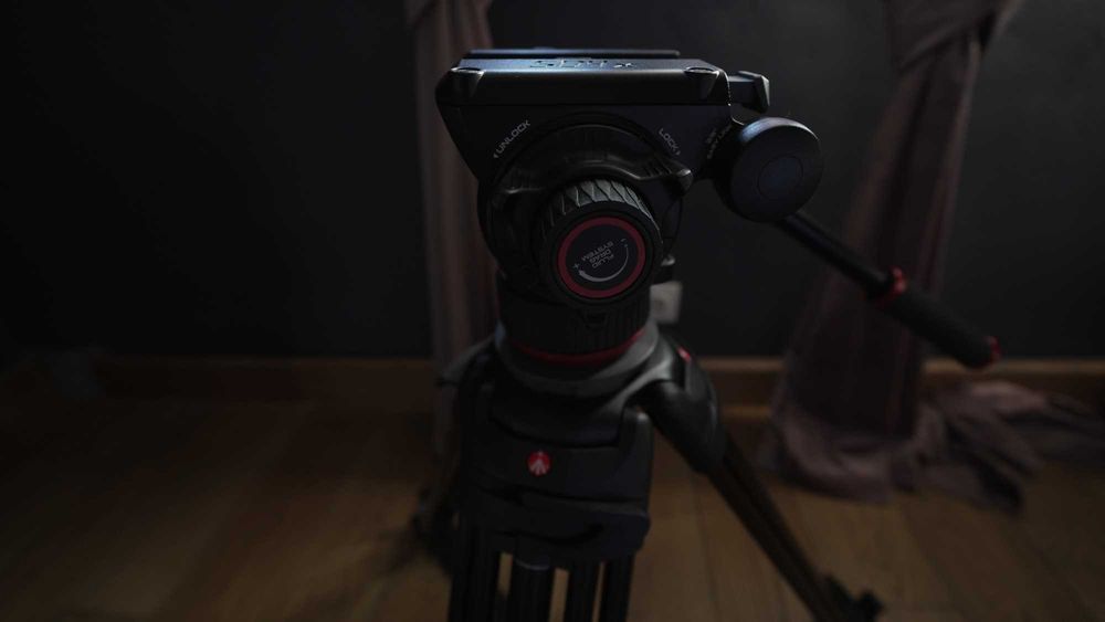 Видео статив чисто нов