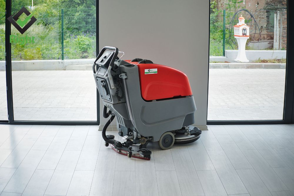 Машина за почистване на под на батерии - Hako B 45