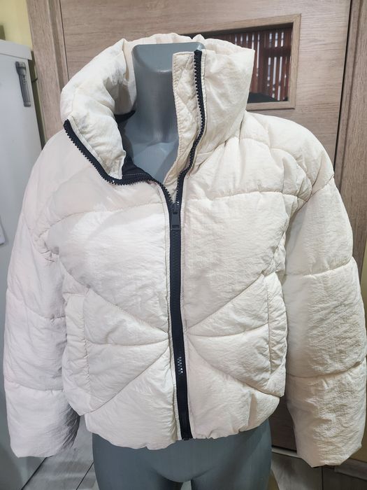 Бяло дамско зимно яке