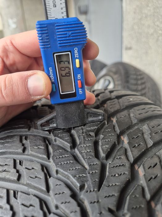 Jante Volvo originale V60, R16 Black + Diamond Cut
+ anvelope