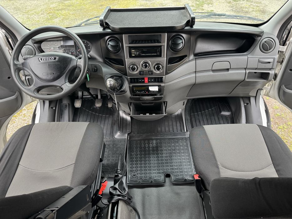 Vand /schimb autoplatforma iveco cabina dubla 3.0 diesel 2013