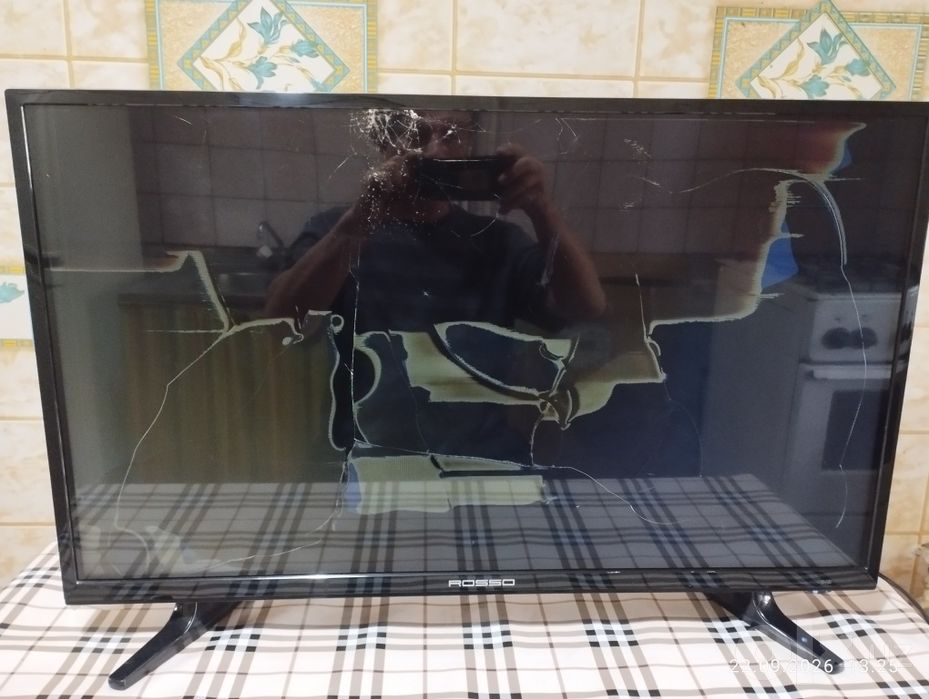 Продается телевизор ROSSO 32" разбитый экран