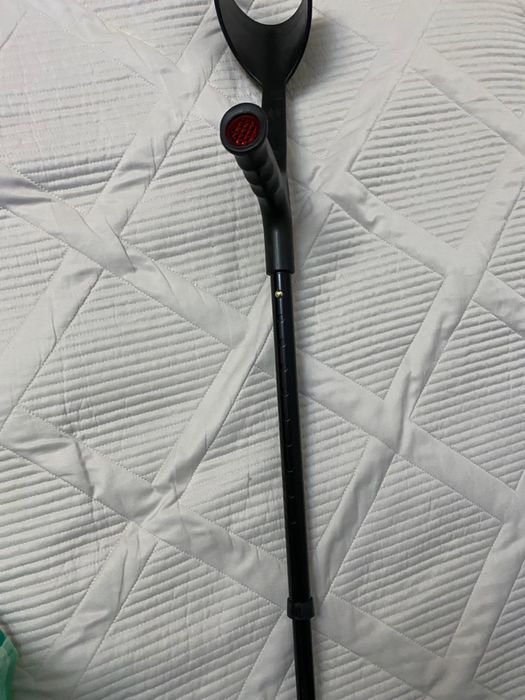 Костыль с рукояткой, черный