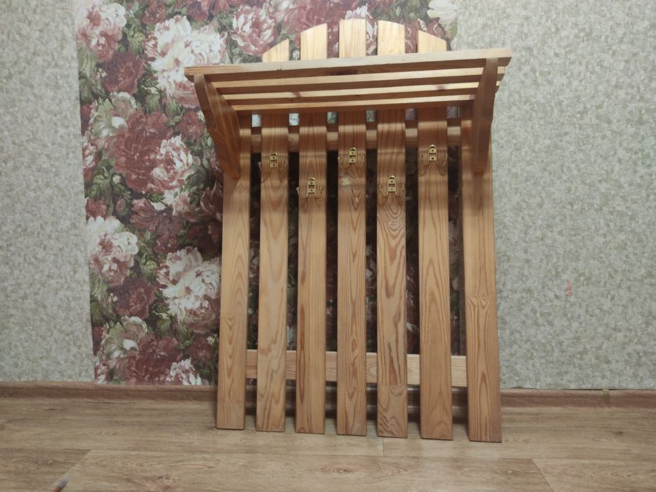 Продаю настенную вешалку