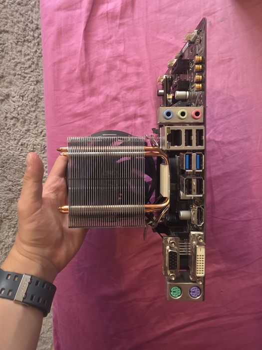 Vand placa de baza gigabyte cu cooler si procesor i5