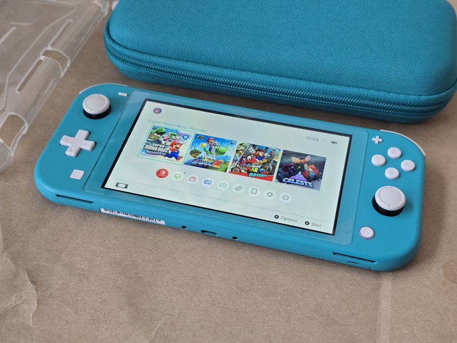 Nintendo Switch Lite Turquoise + 64гб карта памет + PicoFly