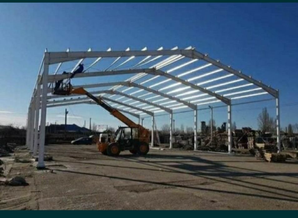 Vand hala/garaj metalică 8x25,structura,panouri sandwich 
Hala se poat