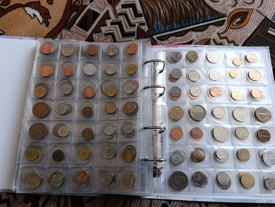 Продам коллекцию монет и купюр