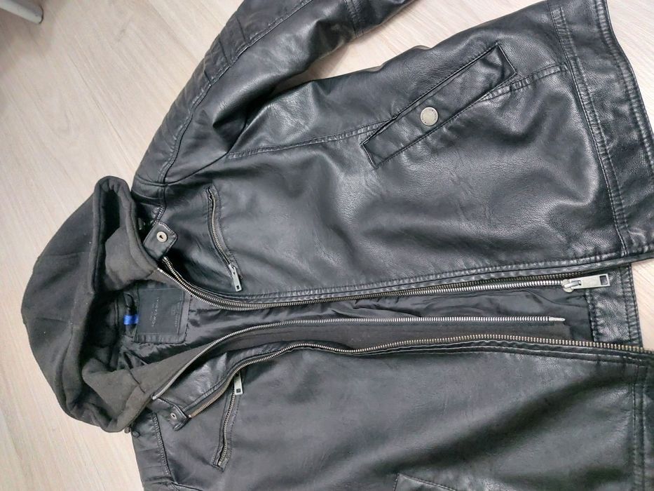 Продам стильную  куртку