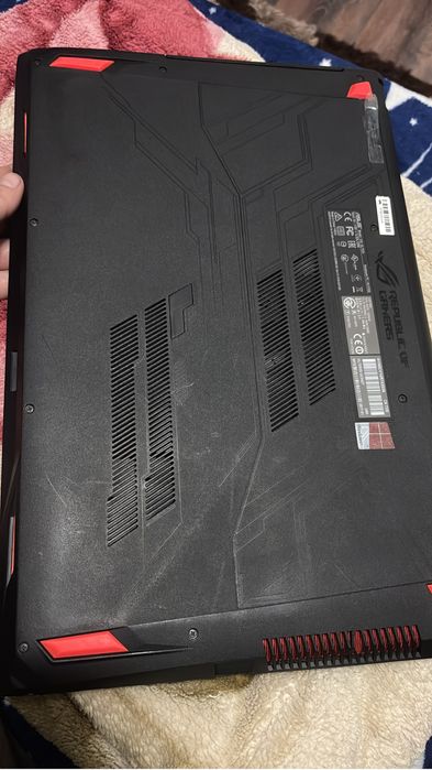 Vand/schimb Asus Rog Strix GTX 1050 4Gb 24Gb Ram 256Gb Ssd