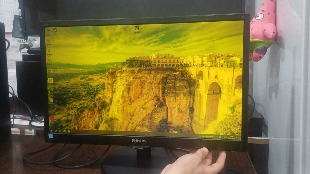 Монитор Philips б/у диагональ 18,5