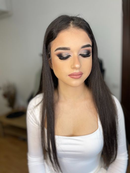 Make-up profesional!!  PRET MACHIAJ 160 Ron!
