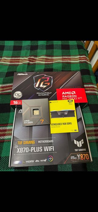 Gaming Pc / Геймърски компютър / 7800xt / Ryzen 7 7700x / tuff x870