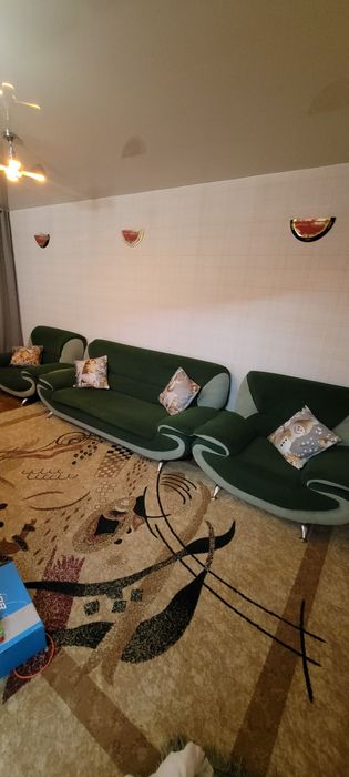 Диван и два кресла . Раскладной диван