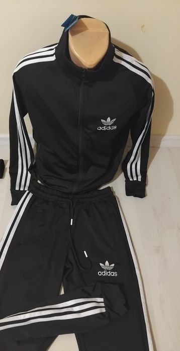 Trening bărbați Adidas.