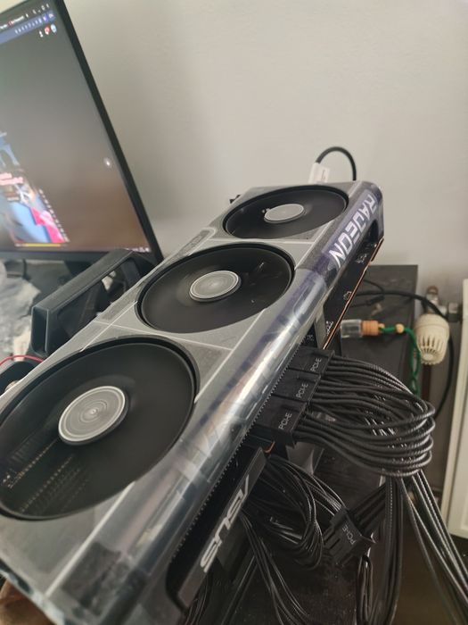 Placa video asus prime oc RX 9070XT