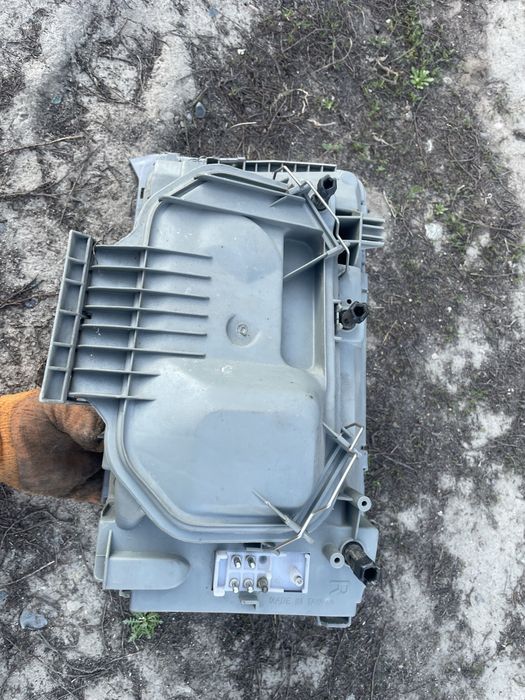 Фара правая w124 дорест