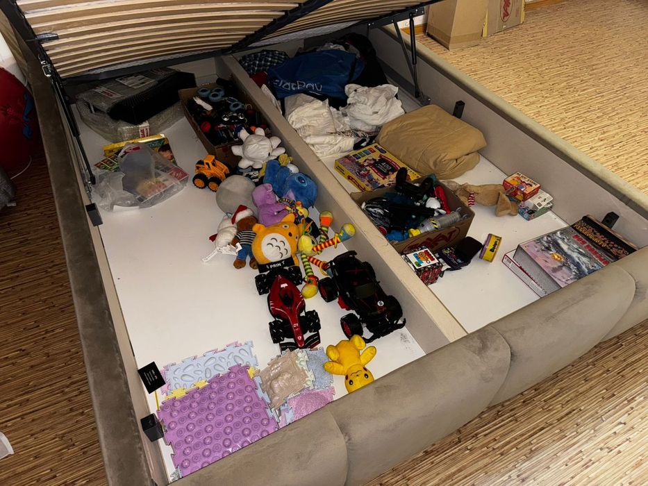 Кровать с ортопедическим матрасом