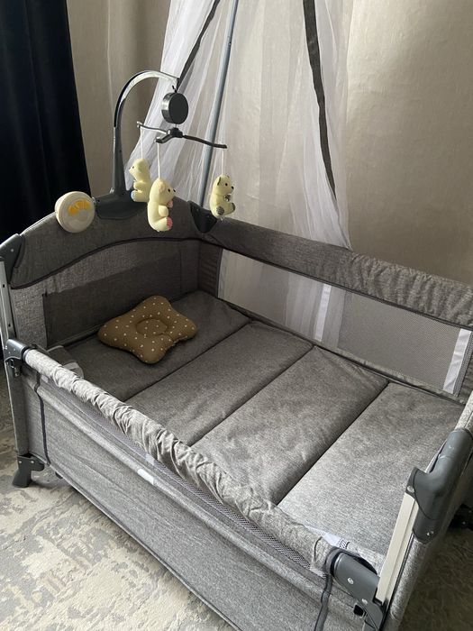 Продам кроватку-манеж