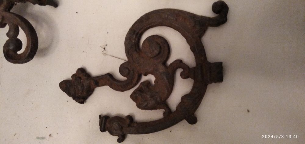 Стар метален обков.