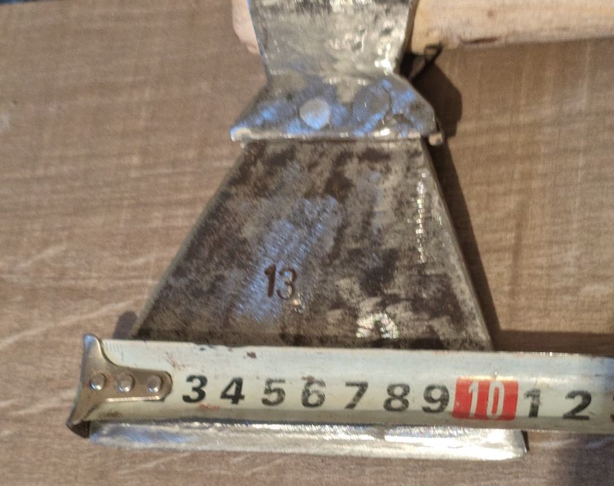 Брадва ръчна изработка