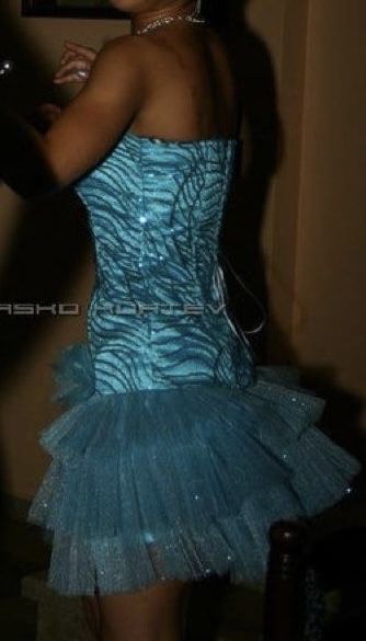 Официална рокля.