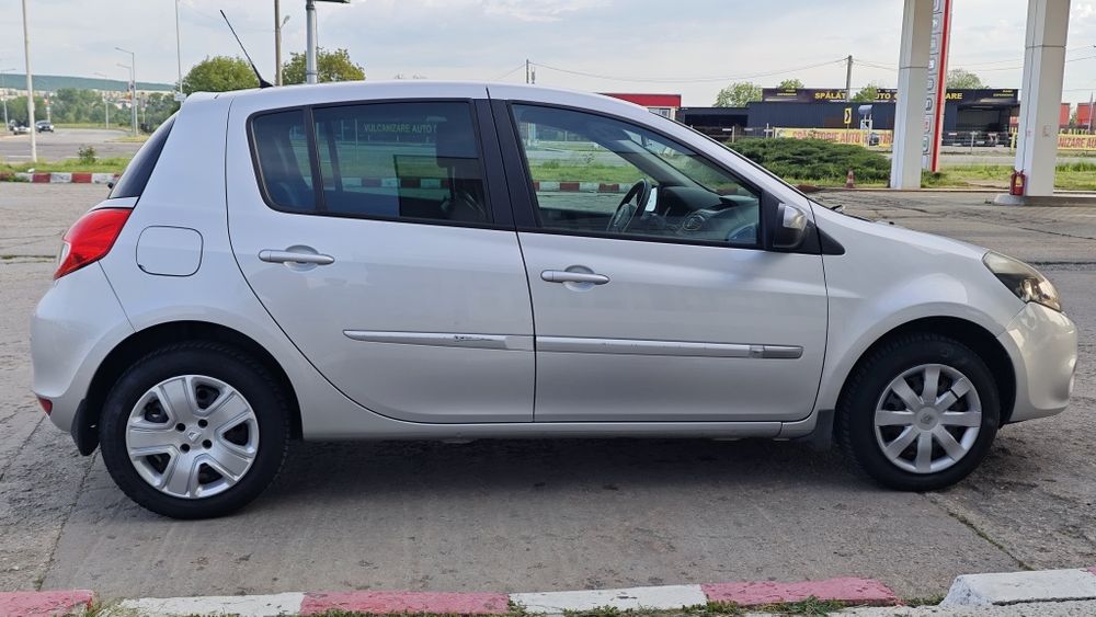 Renault Clio 2012, benzina