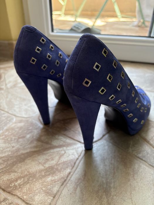 Дамски обувки на висок ток BCBGMaxazria girls - естествен велур