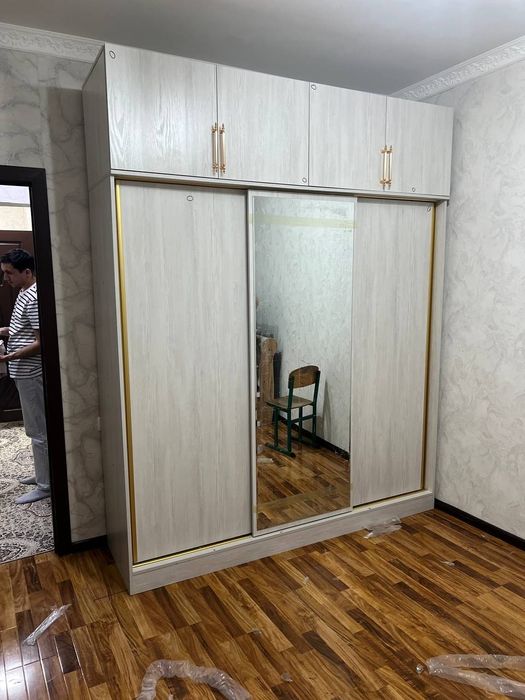 Shkaf sotiladi dastafka ustanovka bepul. Metri 1200 mindan