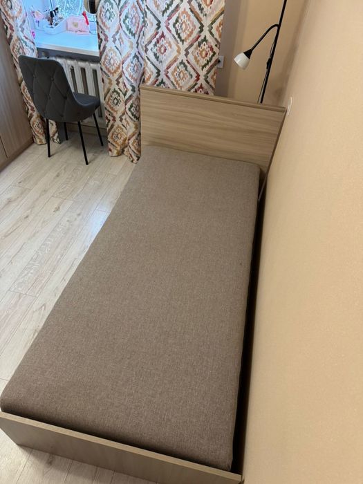 Тахта продается в идеальном состоянии.