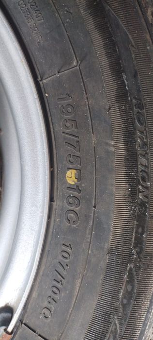 Продам зимние шины с дисками для Газели